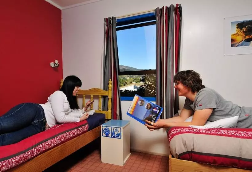 ルームシェアのワンベッド, Tasman Bay Backpackers