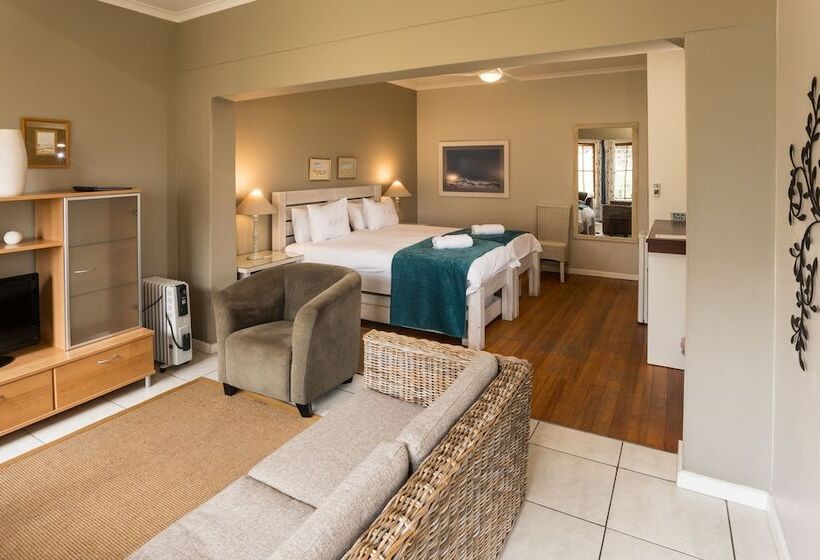 اتاق خانوادگی, Cornerstone Guesthouse