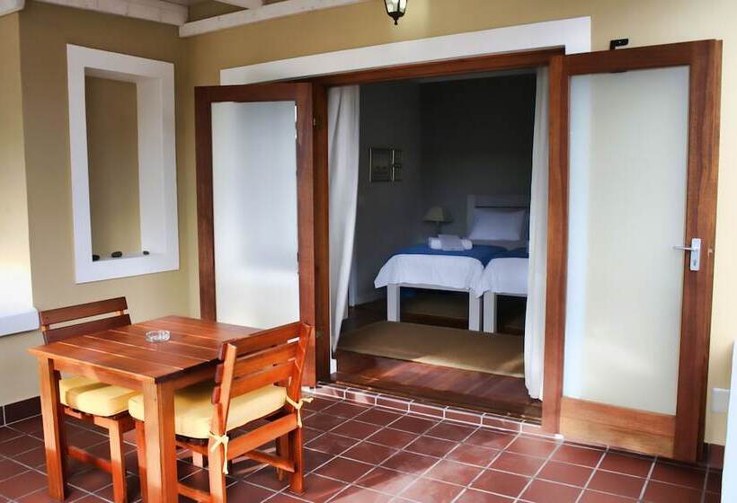 اتاق استاندارد, Cornerstone Guesthouse