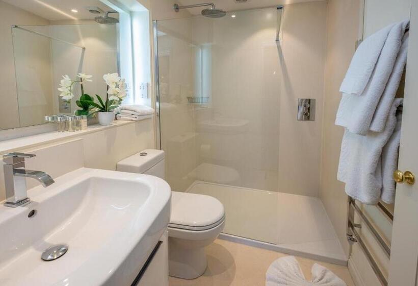 디럭스 룸 킹사이즈 침대, One Holyrood Hotel & Cafe