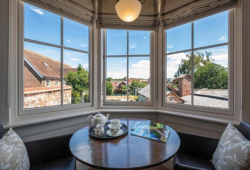 디럭스 룸 킹사이즈 침대, One Holyrood Hotel & Cafe