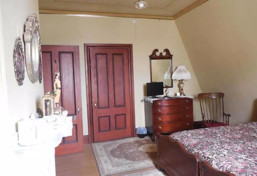 Standard Room King Size Bed