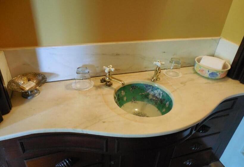 غرفة قياسية سرير كينج, Proctor Mansion Inn