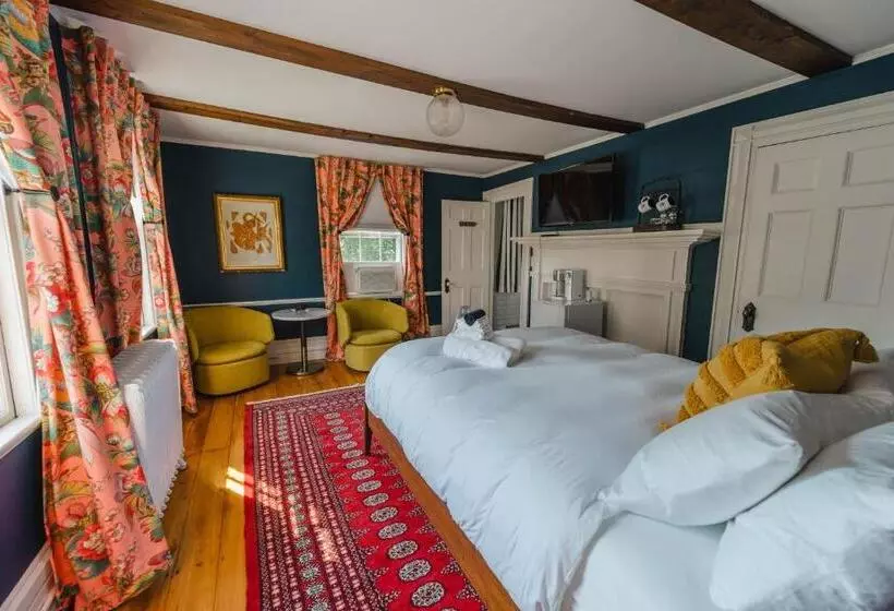 スーペリアールーム, Sally Webster Inn