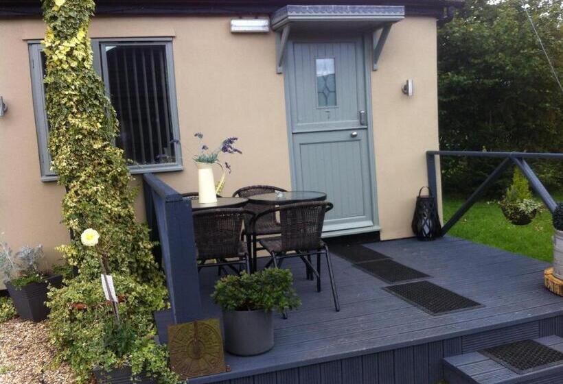 샬레, The Stables Deer Park Farm