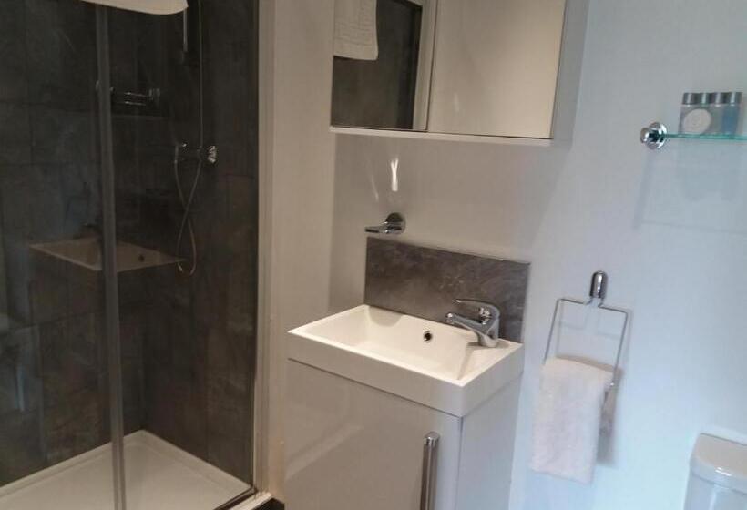 샬레, The Stables Deer Park Farm