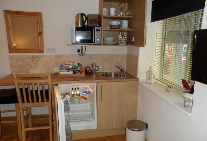 샬레, The Stables Deer Park Farm