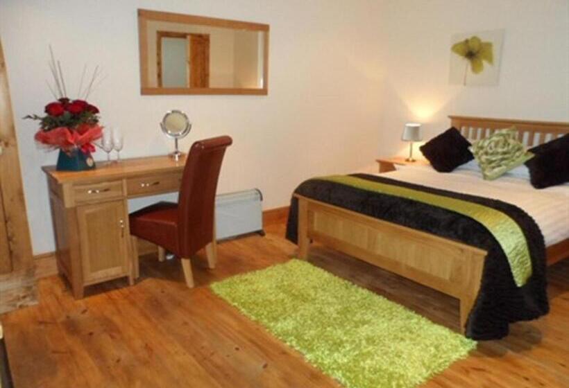 샬레, The Stables Deer Park Farm