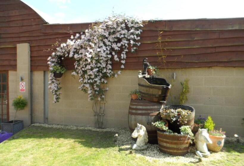 이코노미 룸, The Stables Deer Park Farm