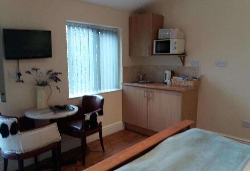 샬레, The Stables Deer Park Farm