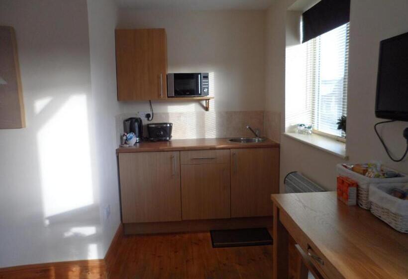 샬레, The Stables Deer Park Farm