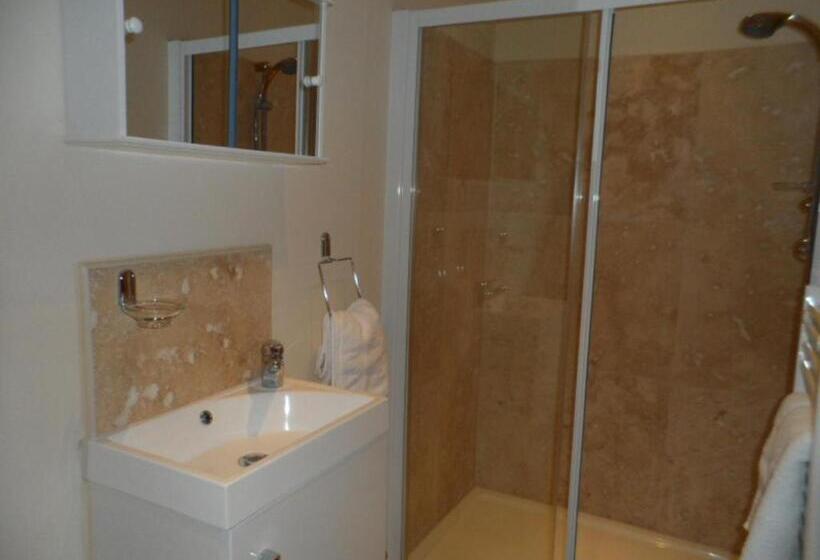 샬레, The Stables Deer Park Farm