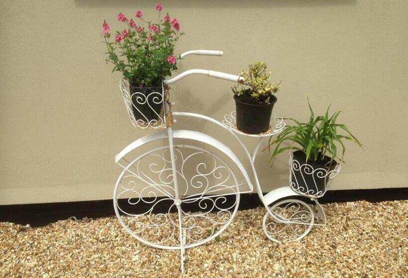 샬레, The Stables Deer Park Farm