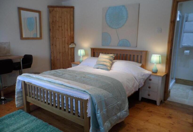 샬레, The Stables Deer Park Farm