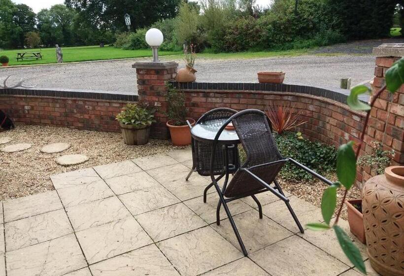 샬레, The Stables Deer Park Farm