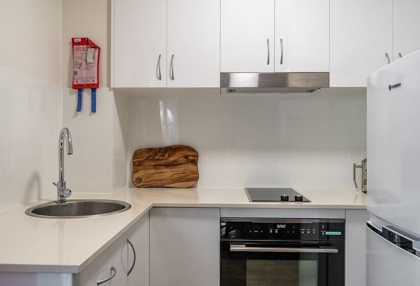 Студия Стандарт, Byron Central Apartments