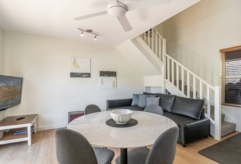 Апартаменты 2 Спальни, Byron Central Apartments