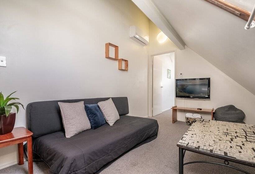 침실 2개 아파트, Byron Central Apartments