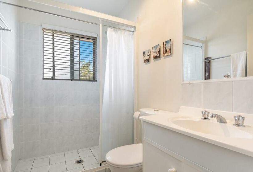 Апартаменты 2 Спальни, Byron Central Apartments