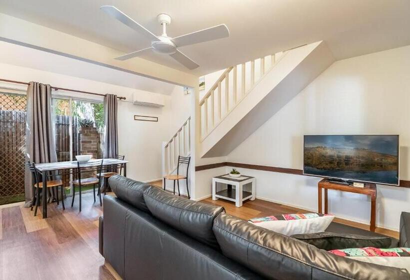 Апартаменты 1 Спальня, Byron Central Apartments