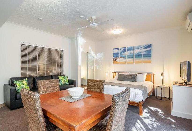 Студия Стандарт, Byron Central Apartments