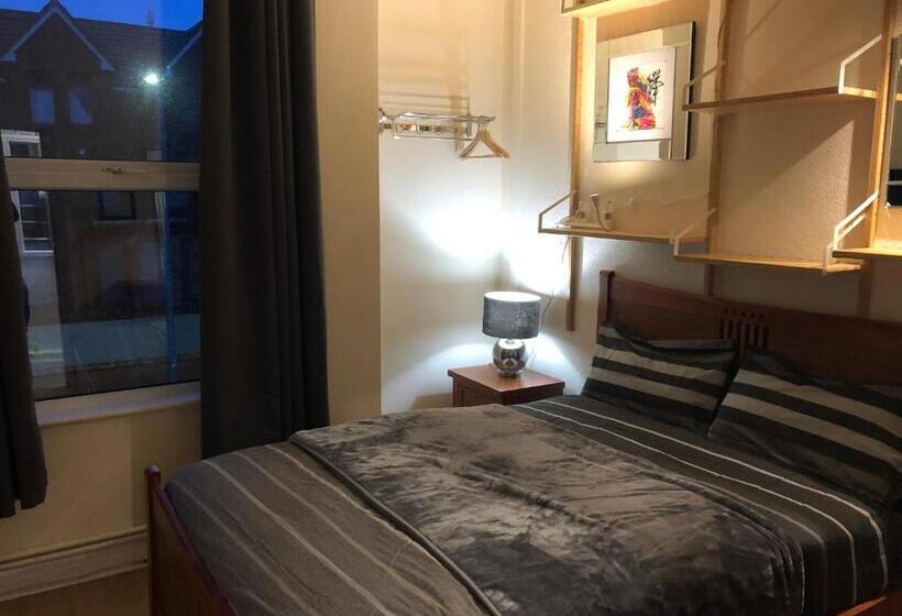 스탠다드 룸 공동 욕실, Hendham House