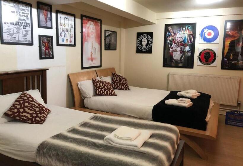 스탠다드 트리픔 룸 공동욕실, Hendham House