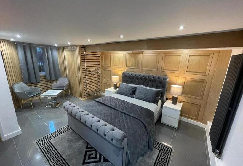 스탠다드 룸, Hendham House