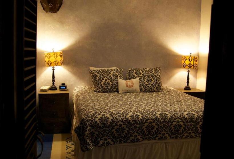 سوییت لوکس, La Terraza De San Juan