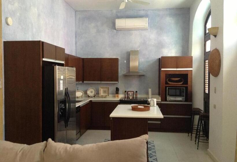 سوییت لوکس, La Terraza De San Juan