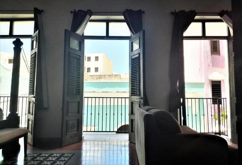 سوییت لوکس, La Terraza De San Juan