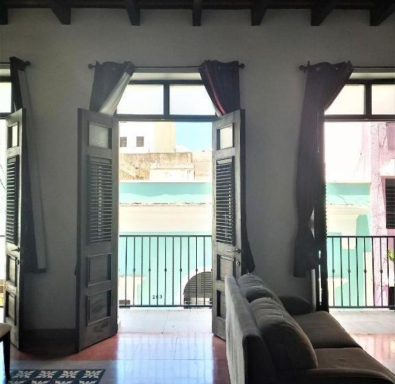 سوییت لوکس, La Terraza De San Juan