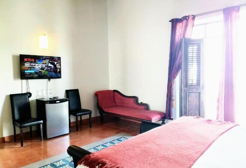 سوئیت دولوکس با چشمانداز, La Terraza De San Juan