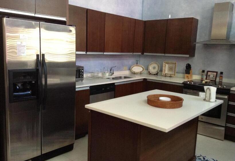 سوئیت دلوکس 2 خوابه, La Terraza De San Juan