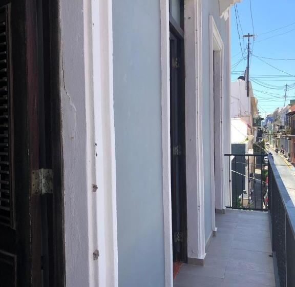 سوییت لوکس, La Terraza De San Juan