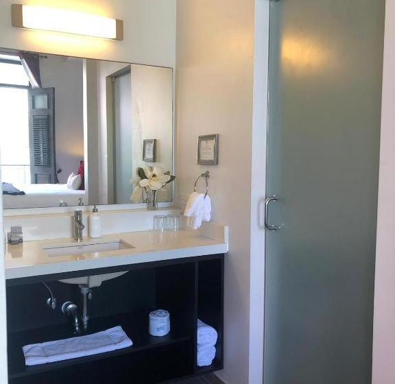 سوییت لوکس, La Terraza De San Juan