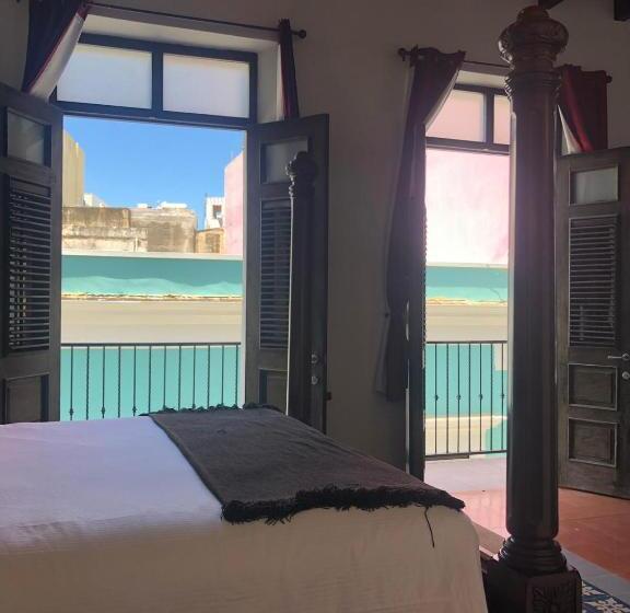 سوییت لوکس, La Terraza De San Juan