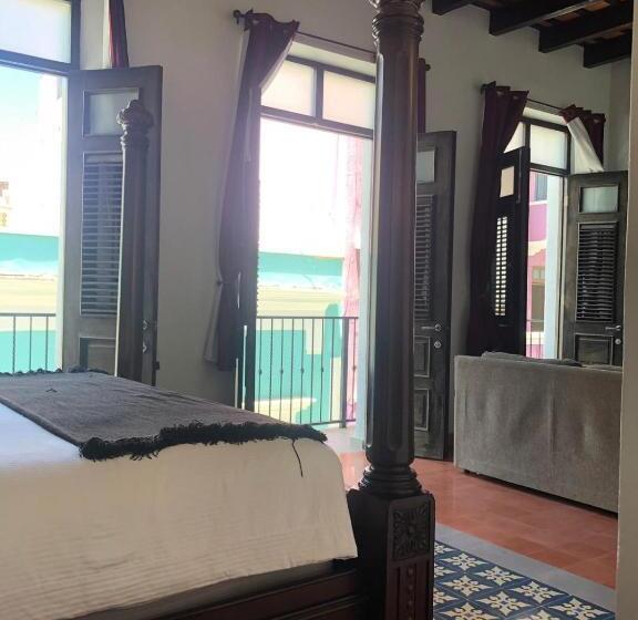 سوییت لوکس, La Terraza De San Juan