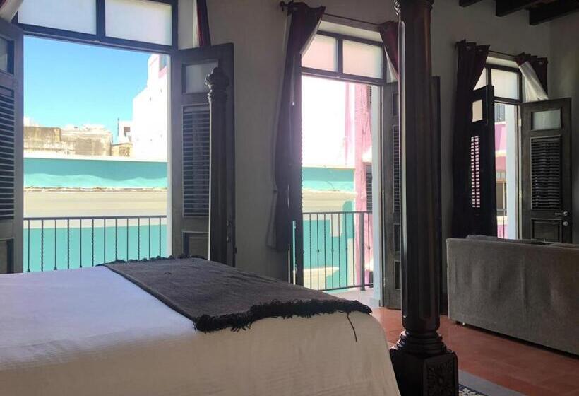 سوییت لوکس, La Terraza De San Juan