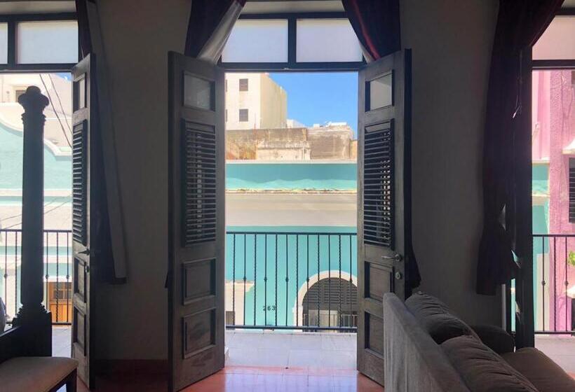 سوییت لوکس, La Terraza De San Juan