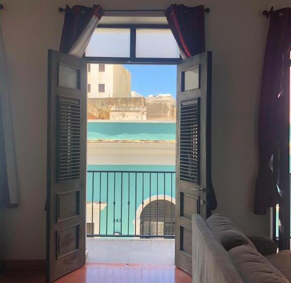 سوییت لوکس, La Terraza De San Juan