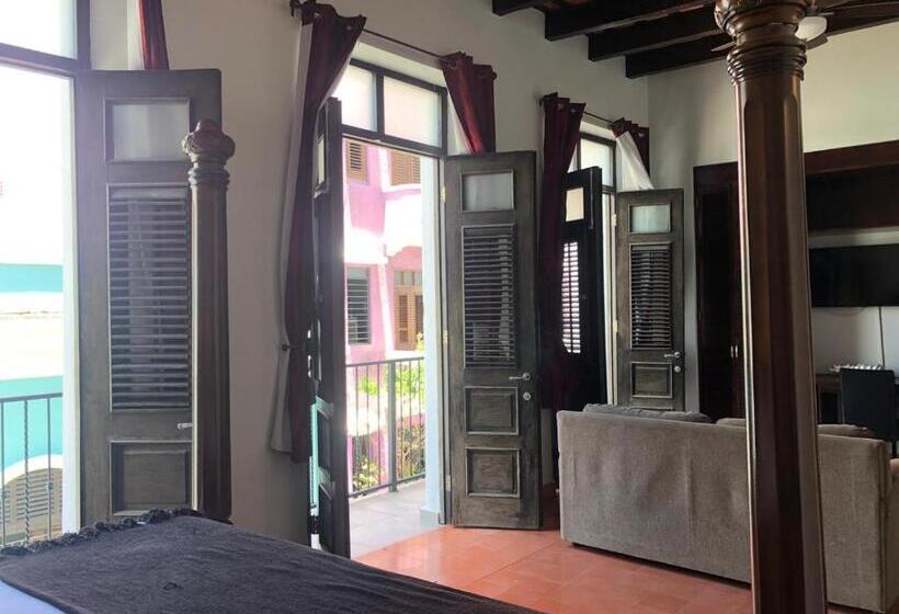 سوییت لوکس, La Terraza De San Juan