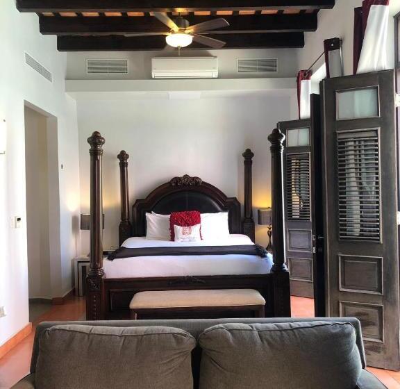 سوییت لوکس, La Terraza De San Juan