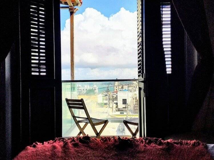 سوییت لوکس, La Terraza De San Juan