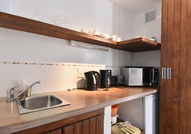 سوییت لوکس, La Terraza De San Juan