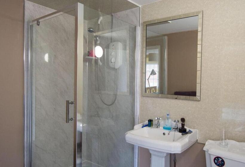 חדר סטנדרט, The Crown Aldbourne