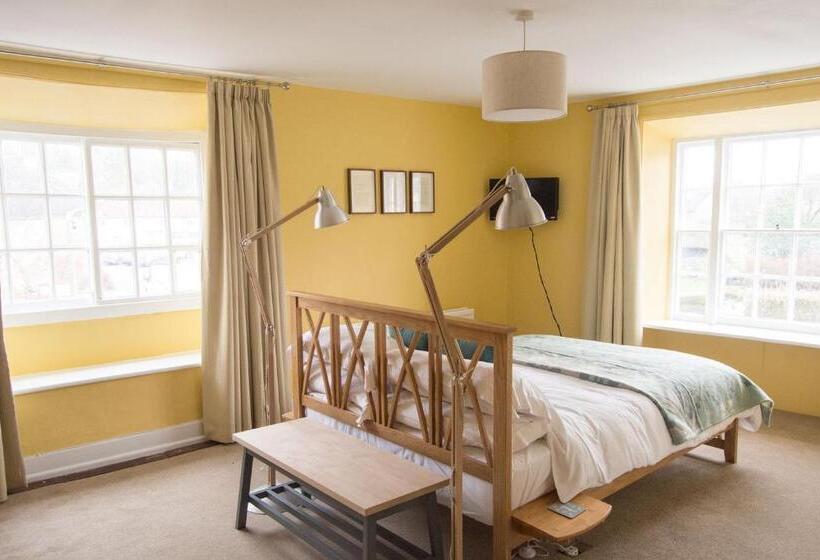 Номер Стандарт, The Crown Aldbourne