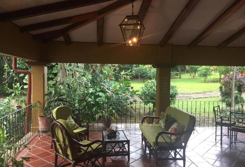 اتاق استاندارد, Trapp Family Country Inn