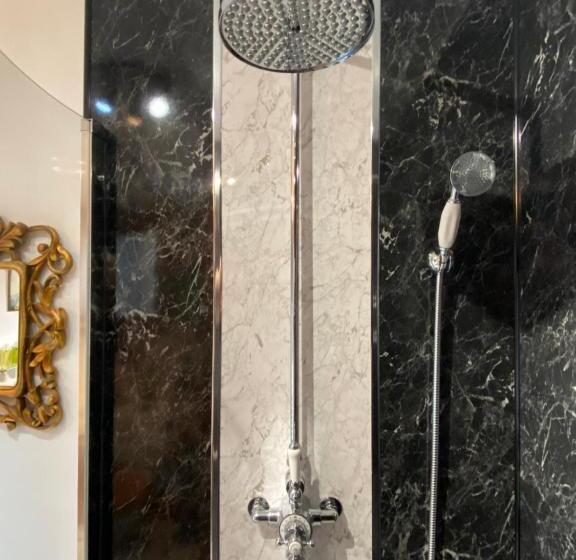 غرفة قياسية, Elm Tree Lodge