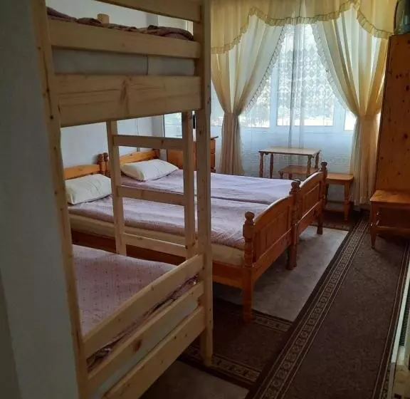 スタンダード４人部屋, Guest House Zodiac